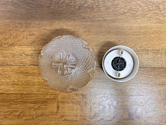 Image 1 of Vintage Bernstein Deckenlampe Ornate Muster mit Bakelit Halterung