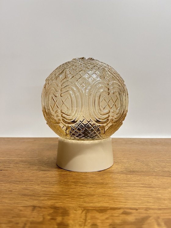 Image 1 of Vintage Bernstein Deckenlampe Ornate Muster mit Bakelit Halterung