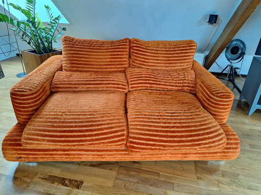 Bretz Sofa Nu Luxe Mit Passendem Couchtisch