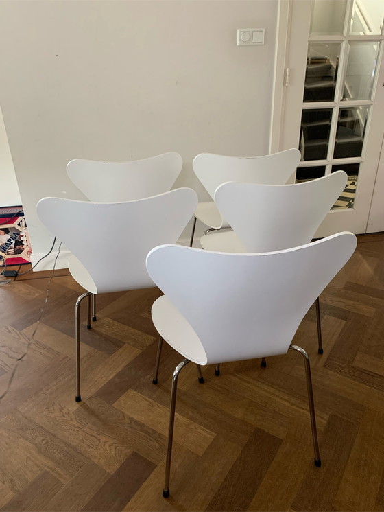 Image 1 of 5 Butterfly Stühle weiß Fritz Hansen