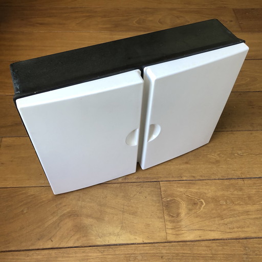 Wandschrank Plastic Press Milano
