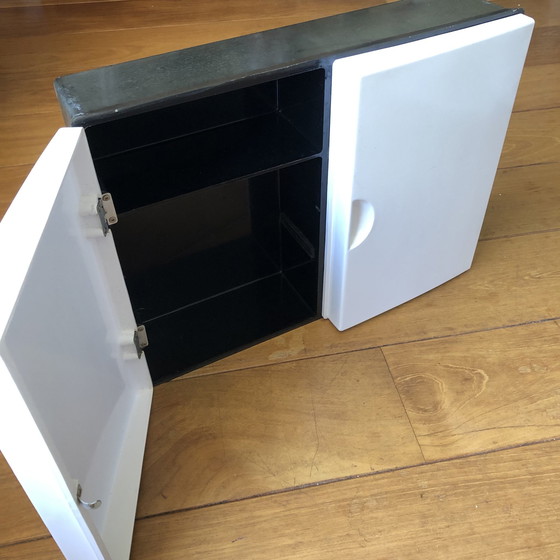 Image 1 of Wandschrank Plastic Press Milano