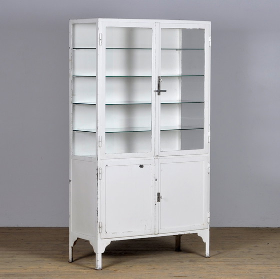 Image 1 of Medizinische Vitrine aus Eisen und Glas , 1930er Jahre