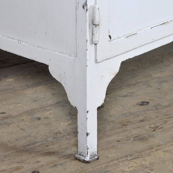 Image 1 of Medizinische Vitrine aus Eisen und Glas , 1930er Jahre