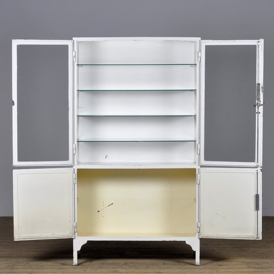 Image 1 of Medizinische Vitrine aus Eisen und Glas , 1930er Jahre