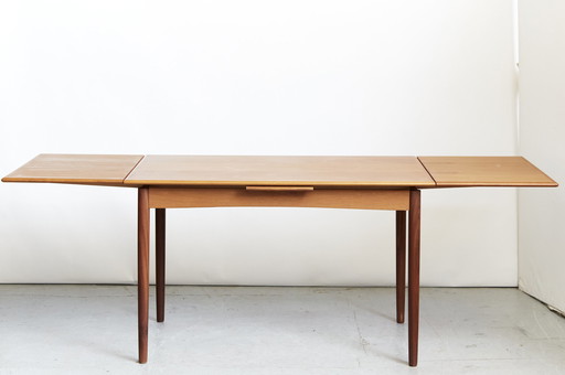 AM Møbler Teak Dining Table