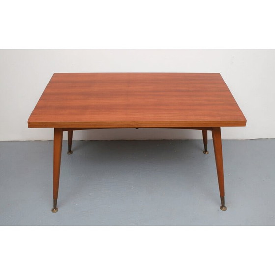 Image 1 of Klappbarer Couchtisch aus Nussbaumholz, 1960er Jahre