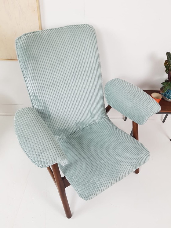 Image 1 of Vintage Sessel Neu Gepolstert Hellblau