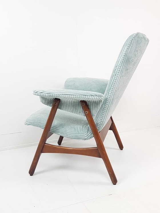 Image 1 of Vintage Sessel Neu Gepolstert Hellblau