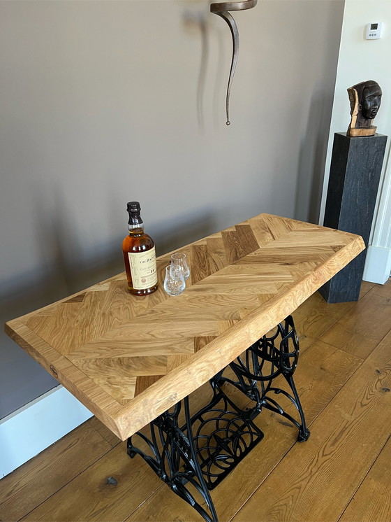 Image 1 of Constance-woo Design Beistelltisch Tretnähmaschine