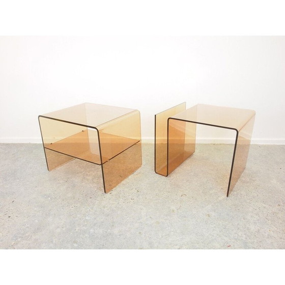 Image 1 of Ein Paar Beistelltische aus geräuchertem Plexiglas Michel