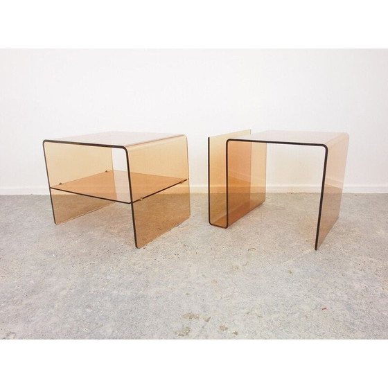 Image 1 of Ein Paar Beistelltische aus geräuchertem Plexiglas Michel