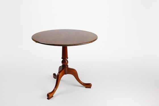 Image 1 of Englischer runder Kipptisch des 20. Jahrhunderts aus Kirschbaumholz, Uk