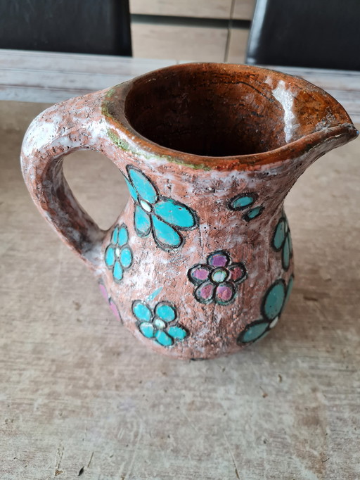 Handgemachter Krug Blumendekor
