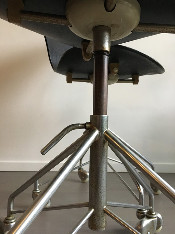 Image 1 of Arne Jacobsen 3117 Stühle aus den 1960er Jahren