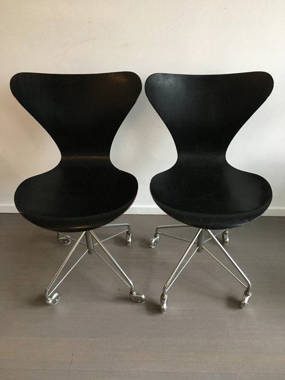 Image 1 of Arne Jacobsen 3117 Stühle aus den 1960er Jahren