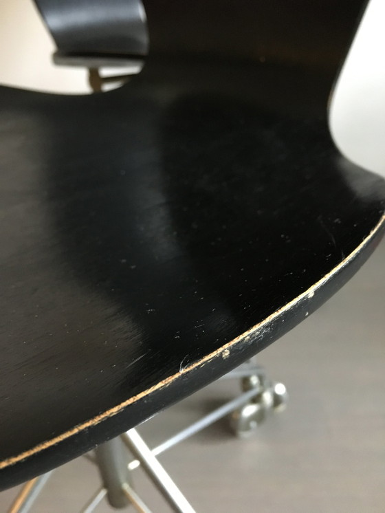 Image 1 of Arne Jacobsen 3117 Stühle aus den 1960er Jahren