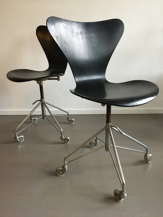 Image 1 of Arne Jacobsen 3117 Stühle aus den 1960er Jahren