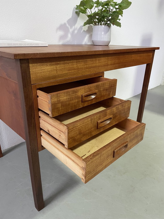 Image 1 of Dänischer Schreibtisch aus Teakholz
