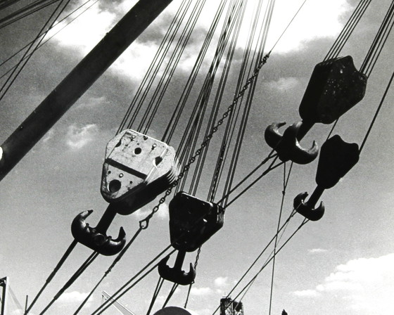 Image 1 of Aart Klein (1909-2001) Blick auf den Hafen, entwickelter Silbergelatineabzug, gestempelt, 1980er Jahre