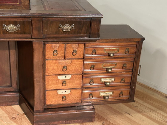 Image 1 of Einzigartiger englischer Vintage-Schreibtisch mit ausziehbaren Schubladen