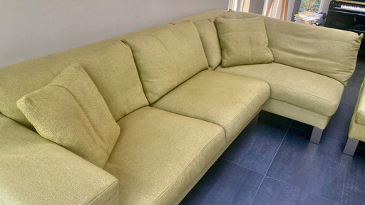 Ecksofa Modell Plaza von Linteloo. Mit separatem Fußhocker.