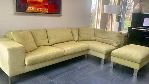 Ecksofa Modell Plaza von Linteloo. Mit separatem Fußhocker.