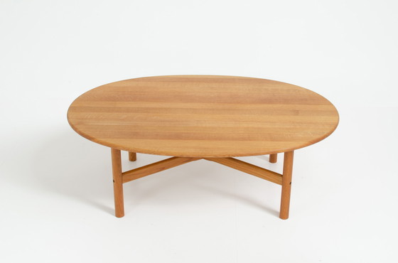 Image 1 of Dänischer Couchtisch aus massiver Eiche