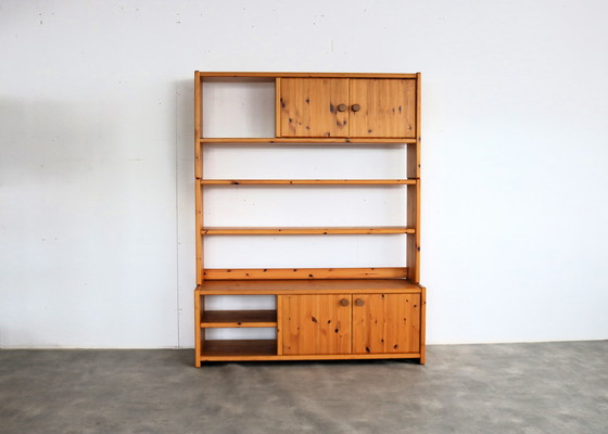 Image 1 of Vintage Kiefer Wandschrank