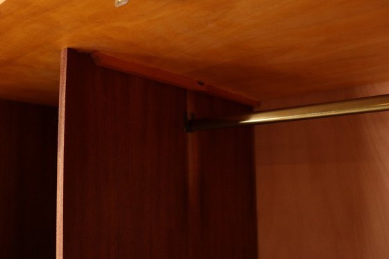 Image 1 of Kleiderschrank mit Vorhängen