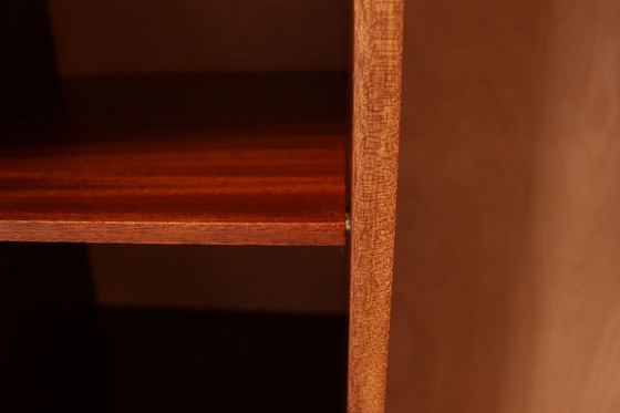 Image 1 of Kleiderschrank mit Vorhängen