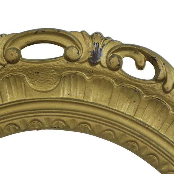 Image 1 of Oval Gold Frame Klassisch