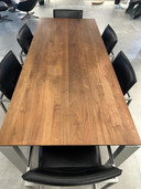 Arco Graphic Tisch und sechs Stühle mit XL-Gestell