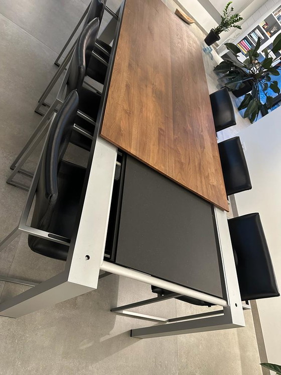 Image 1 of Arco Graphic Tisch und sechs Stühle mit XL-Gestell