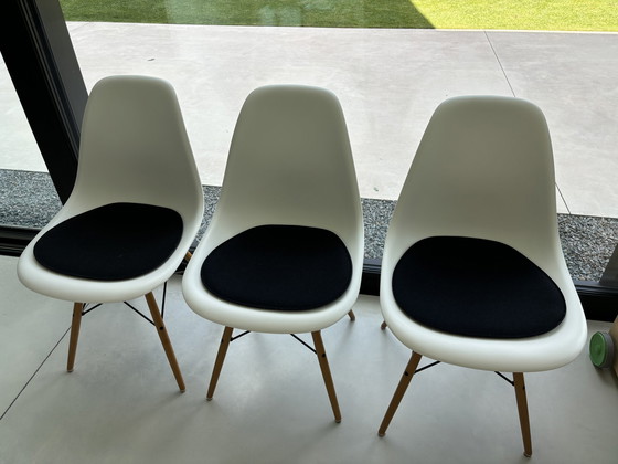 Image 1 of 6x Vitra Eames DSW stoelen