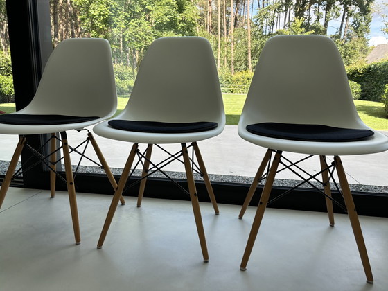 Image 1 of 6x Vitra Eames DSW stoelen