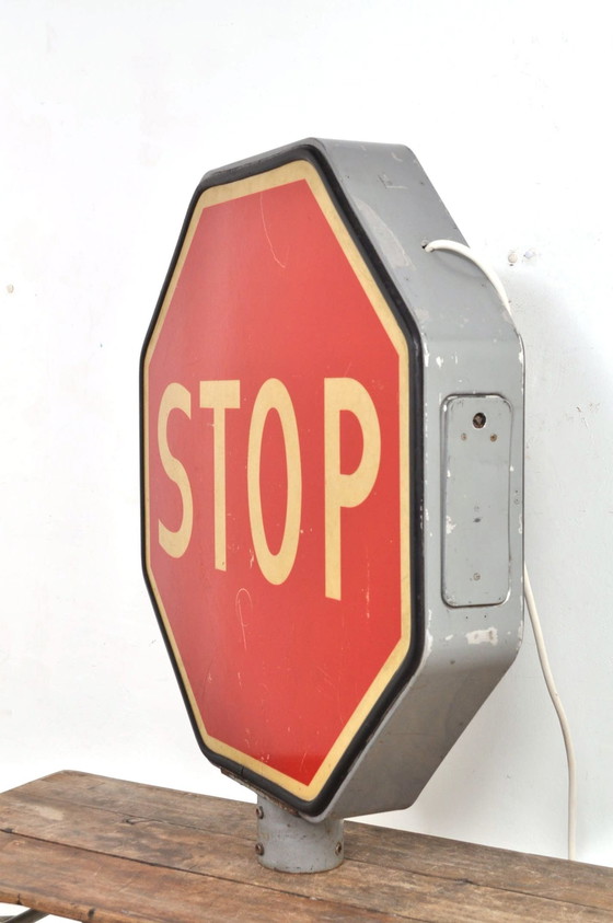 Image 1 of Vintage XL Stoppschild mit Beleuchtung 1950er Jahre