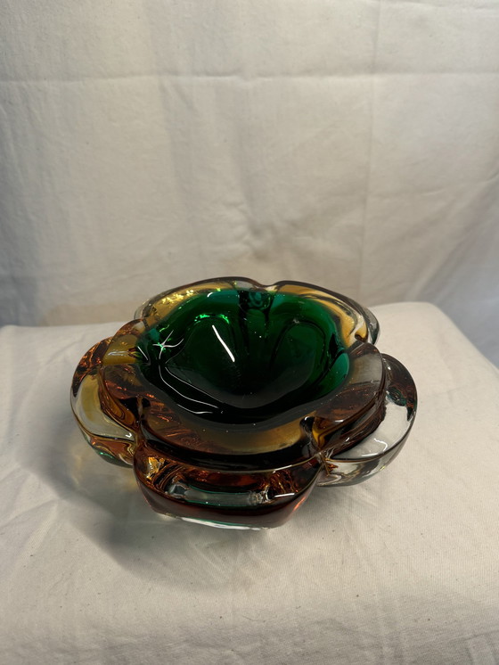 Image 1 of Vintage Blume Aschenbecher/Schale in grün-gelb