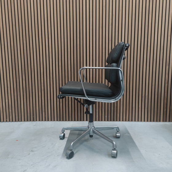 Image 1 of Herman Miller Ea 217