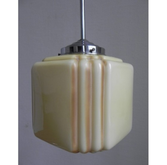 Image 1 of Art Deco Hängelampe mit würfelförmigem beigem Globus