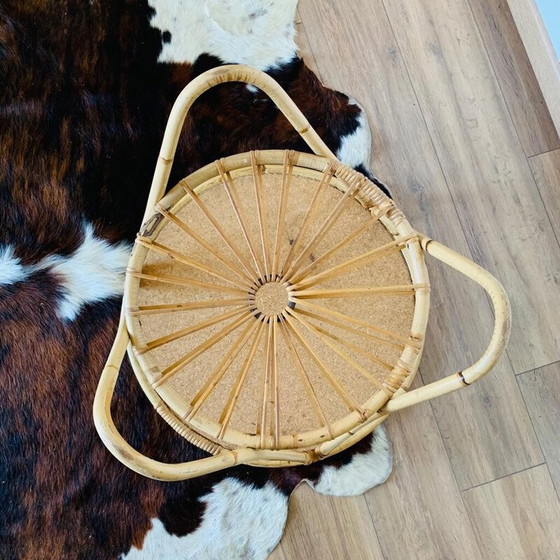 Image 1 of Vintage Rattan Dreibein Couchtisch