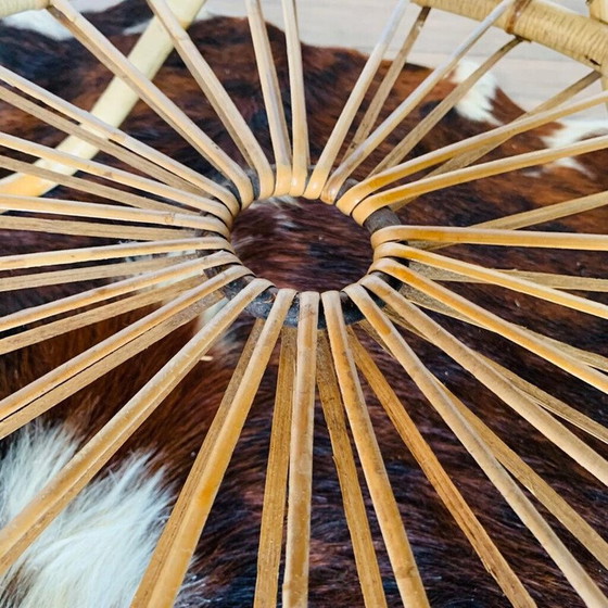 Image 1 of Vintage Rattan Dreibein Couchtisch