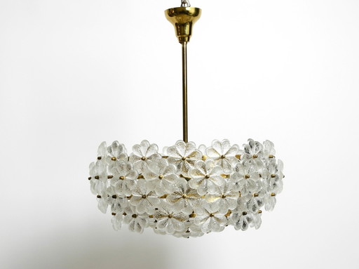 Sehr seltene große schwere 1970er Messing Kristallglas Blume Deckenleuchte von Ernst Palme in sehr gutem Originalzustand