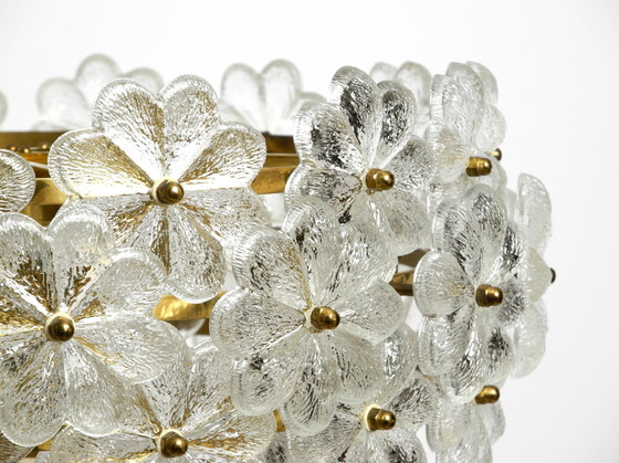 Image 1 of Sehr seltene große schwere 1970er Messing Kristallglas Blume Deckenleuchte von Ernst Palme in sehr gutem Originalzustand