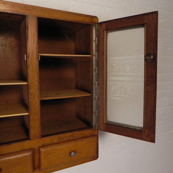 Image 1 of Hängeschrank mit 2 Türen mit Figurenglas und 2 Schubladen, 50er Jahre