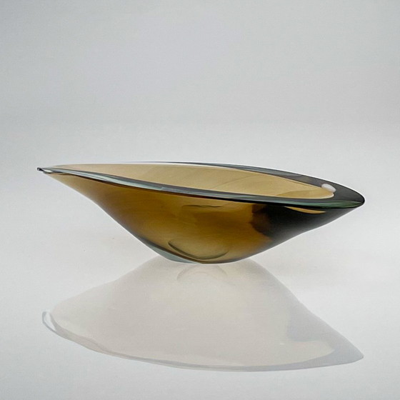Image 1 of Kaj Franck "Willowleaf", Modell KF 210 - Nuutajärvi-Notsjö Glaskunstobjekt