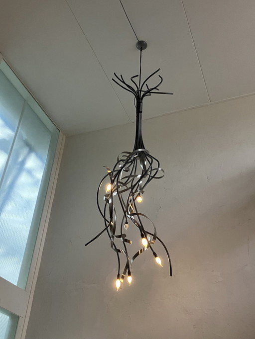 Designleuchte Marke Ruban Plie. Designer: Jacco Maris