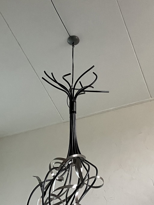 Designleuchte Marke Ruban Plie. Designer: Jacco Maris