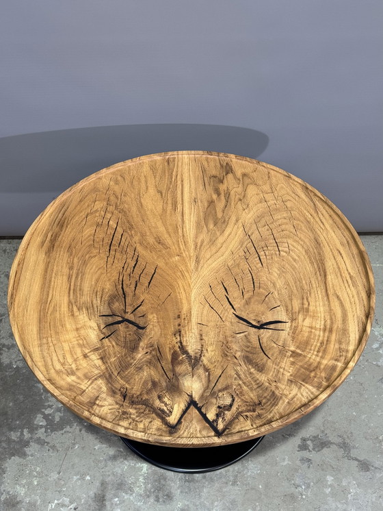Image 1 of Runder Couchtisch aus Eiche