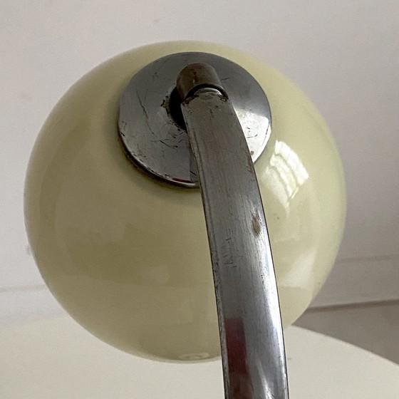 Image 1 of Art Deco Tischlampe Chrom Und Opalin Beige